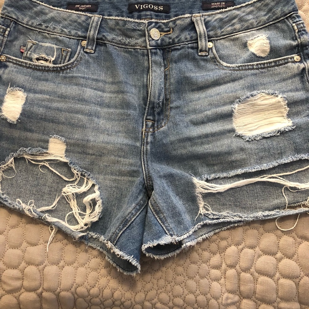 Distressed shorts - Picture 3 of 5